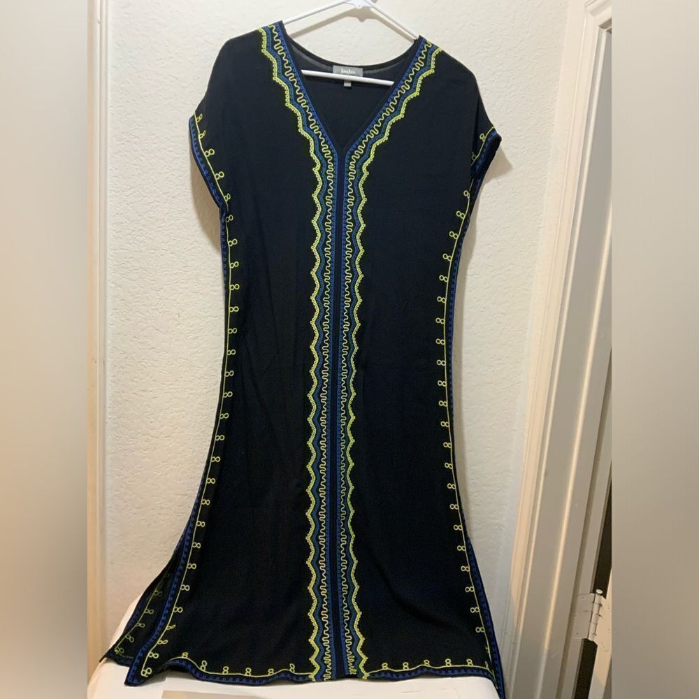 Neiman Marcus dress 100% viscose embroidered accents